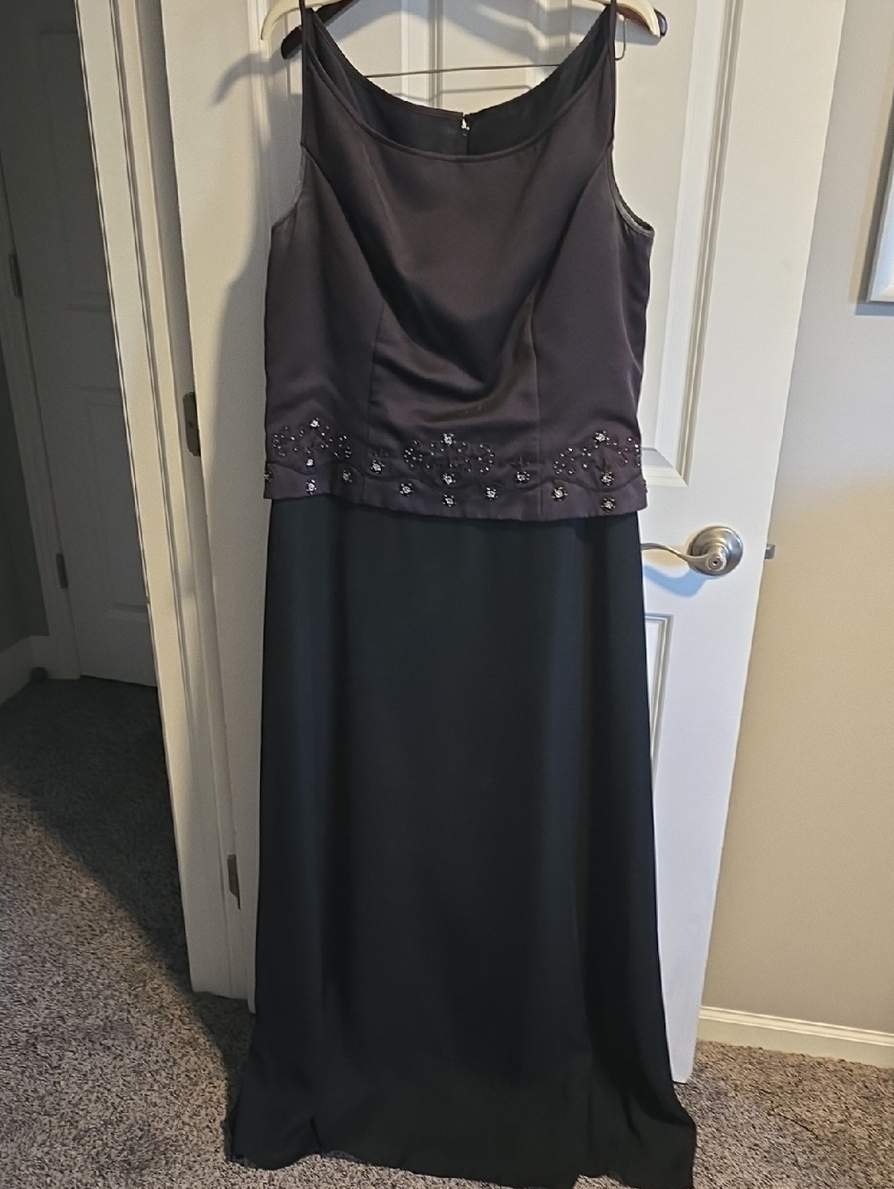 Sleeveless Two-Tone Evening Maxi Dress in Deep Purple and Black